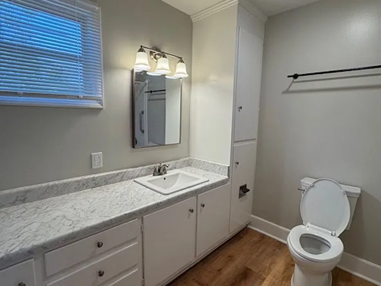 411 Croft St — Photo 16