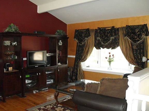5th image of 6 Springwood Ct