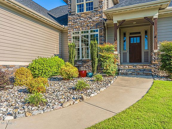 5th image of 615 Herons Brook Dr