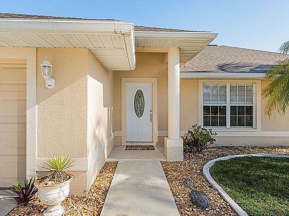 4th image of 2341 SW 28th Ter