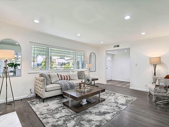 2nd image of 5550 Bigoak Dr