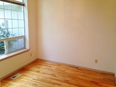 3rd image of 718 Shannon St