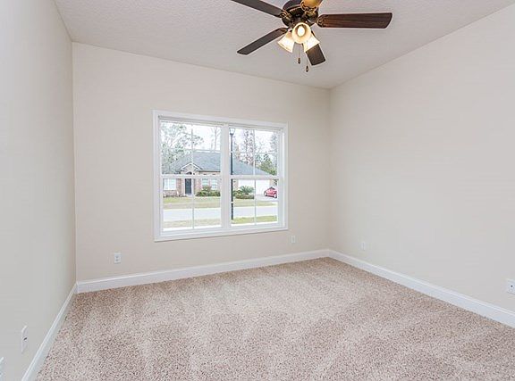 3rd image of 204 Majestic Oaks Dr