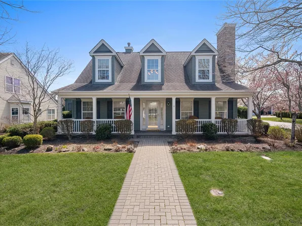 8 Black Pine Street, Calverton, NY 11933