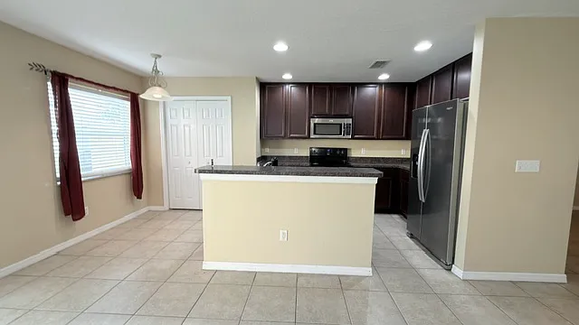 3755 Collingwood Ln — Photo 3