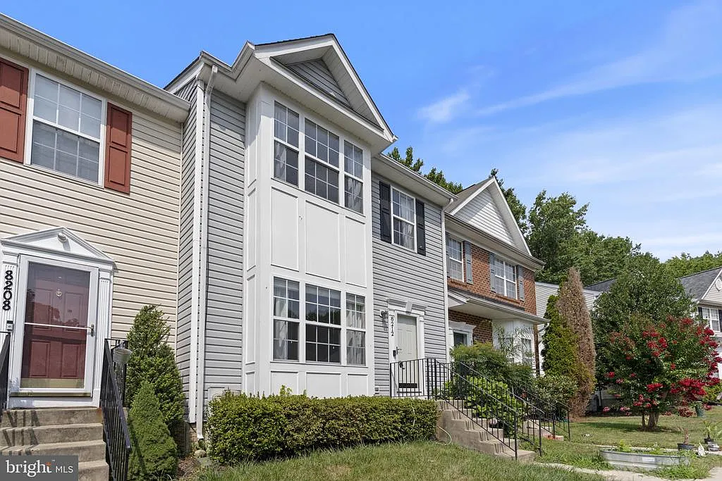 3 bed, 3.0 bath, 2262 sqft, $2,750 — Photo 3