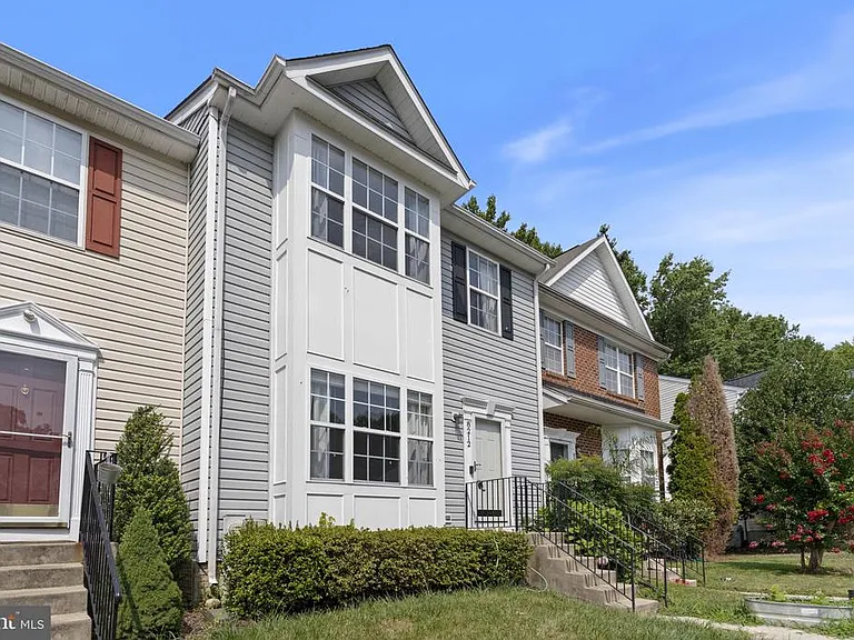 8212 Silverton Ct — Photo 3