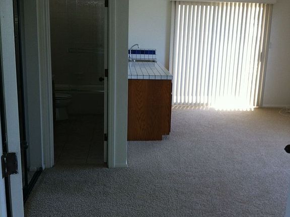 3rd image of 1059 Sunset Cliffs Blvd