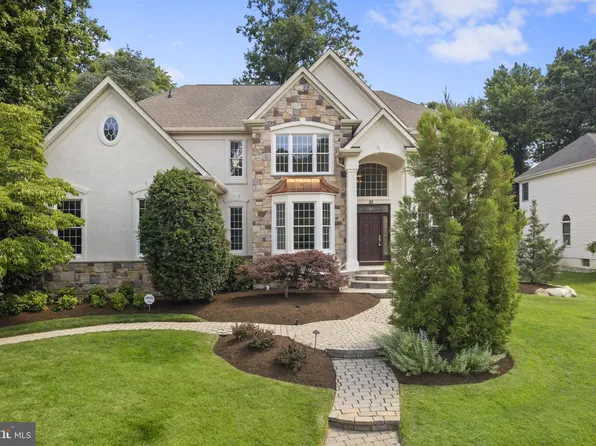 35 Stanwyck Rd, Mount Laurel, NJ 08054