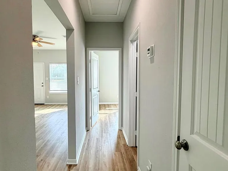 502 S Ross Sterling #B — Photo 19