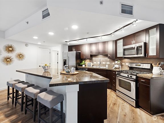3rd image of 819 Virginia Street #1110
