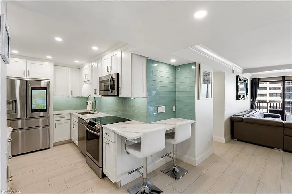 2 bed, 2.0 bath, 1271 sqft, $10,000 — Photo 3