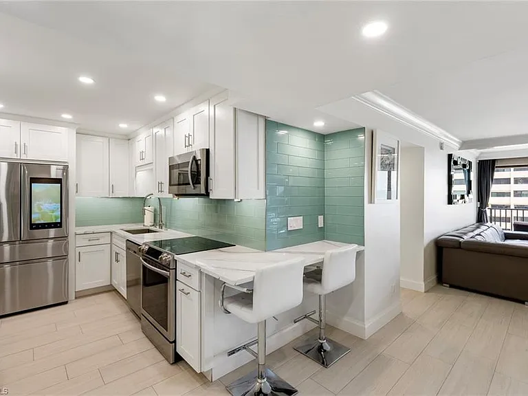 4005 Gulf Shore Blvd N #904 — Photo 3