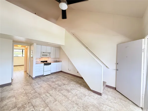 2860 Waialae Ave Penthouse 4, Honolulu, HI 96826