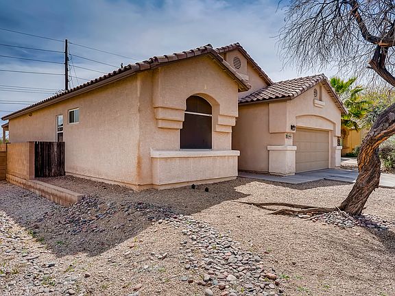 3rd image of 2901 W Desert Glory Dr