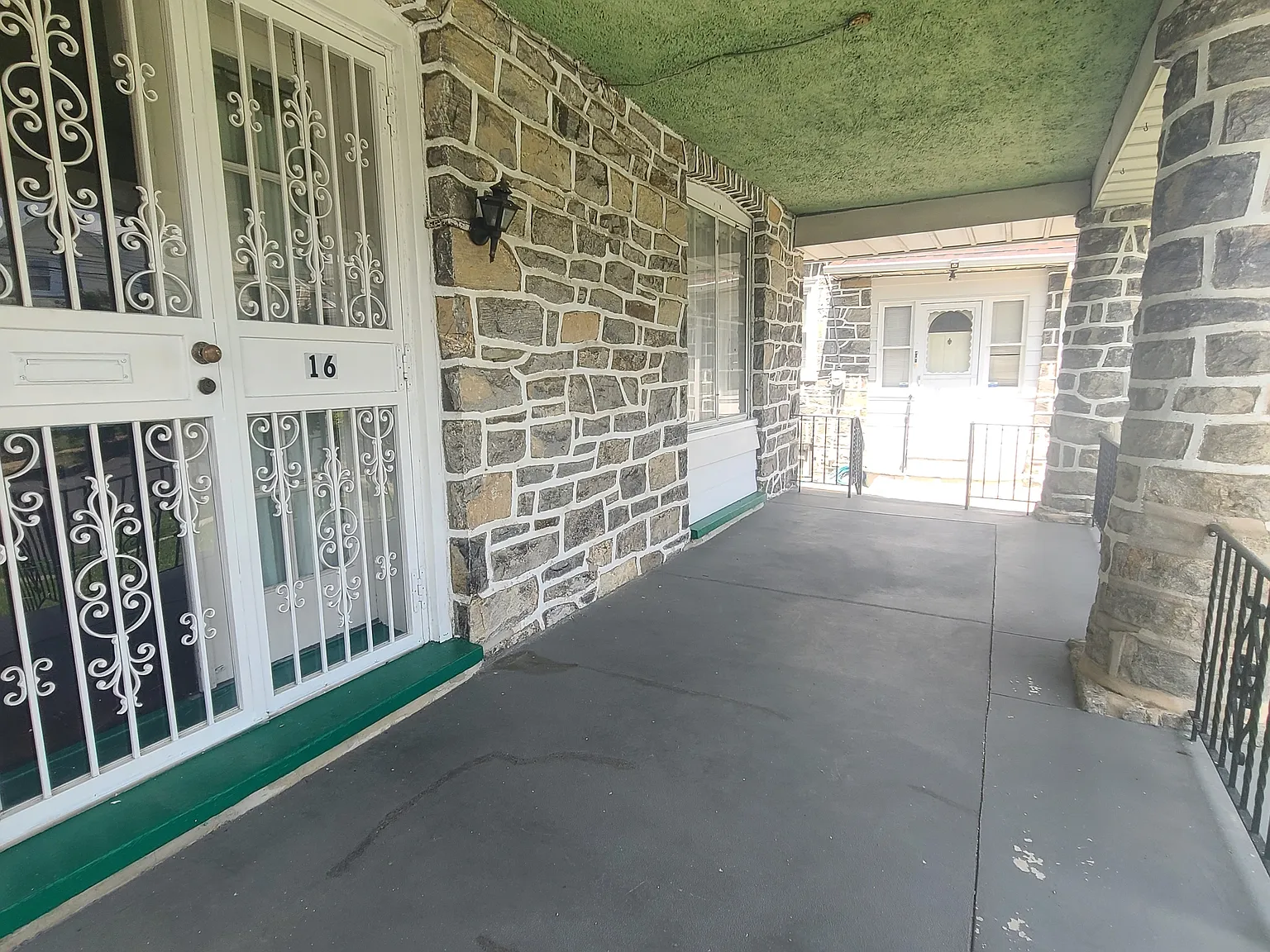 16 Powell Lane - 1 — Photo 4