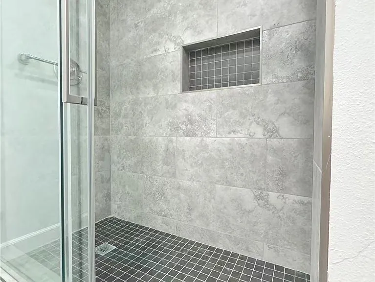 3233 E Cameron Ave — Photo 11