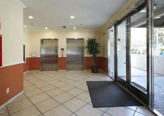 5th image of 300 N El Molino Ave Unit 223