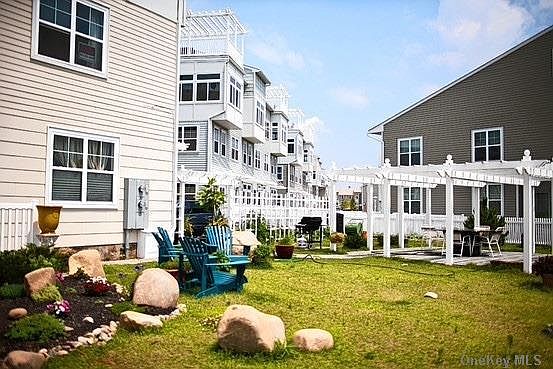 1st image of 169 Sea Grass Ln