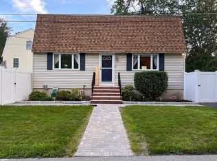 17 Aberdeen St, Billerica, MA 01821