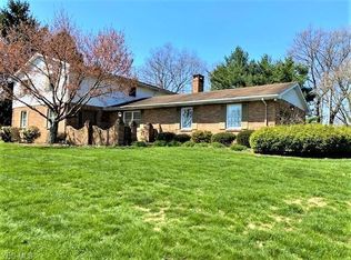 3765 Greenbriar Dr, Zanesville, OH 43701