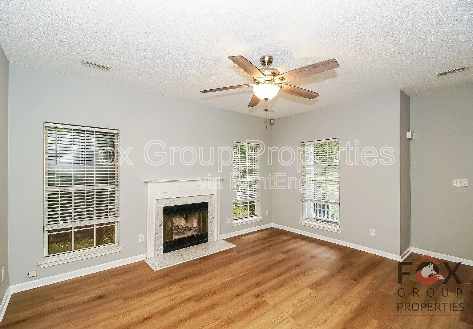 3 bed, 2.5 bath, 1570 sqft, $2,155 — Photo 3