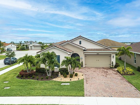 2nd image of 10075 SW Coral Tree Circle