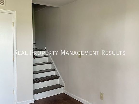 3rd image of 602 E Waverly St Unit 17