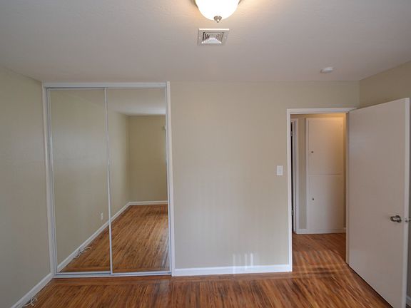 5th image of 120 Saunders Dr