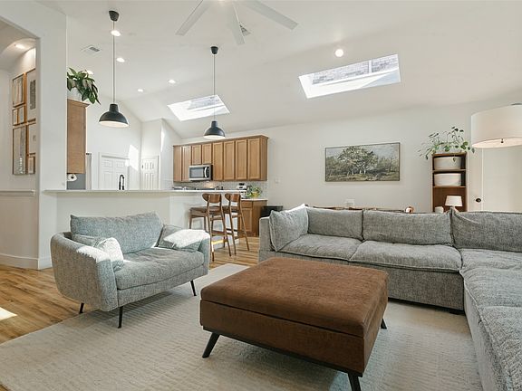 2nd image of 139 Lairds Dr