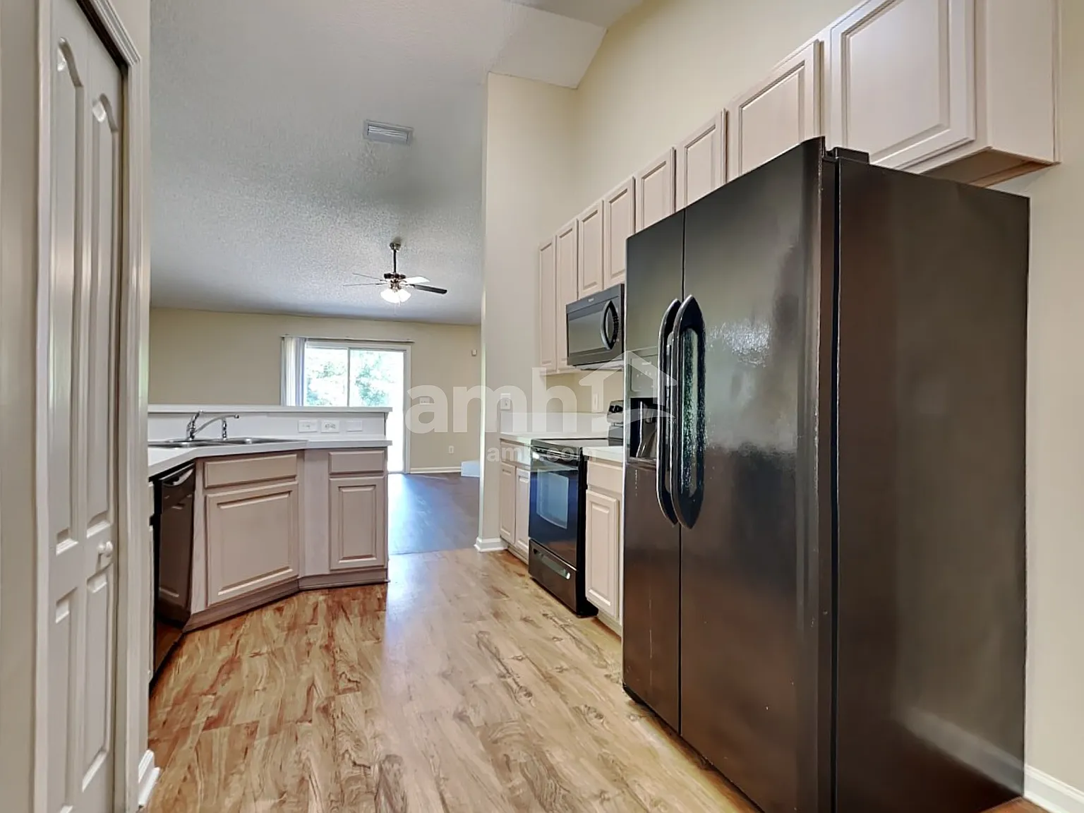 4 bed, 2.0 bath, 1549 sqft, $1,910 — Photo 3