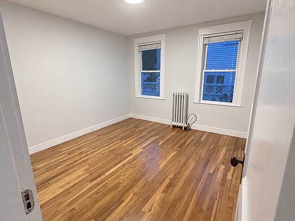 4th image of 13-15 Paul St #1