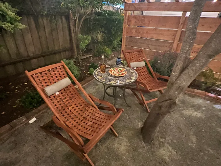 939 Oak St — Photo 23
