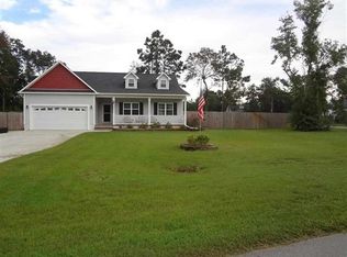 404 Chadwick Shores Dr, Sneads Ferry, NC 28460