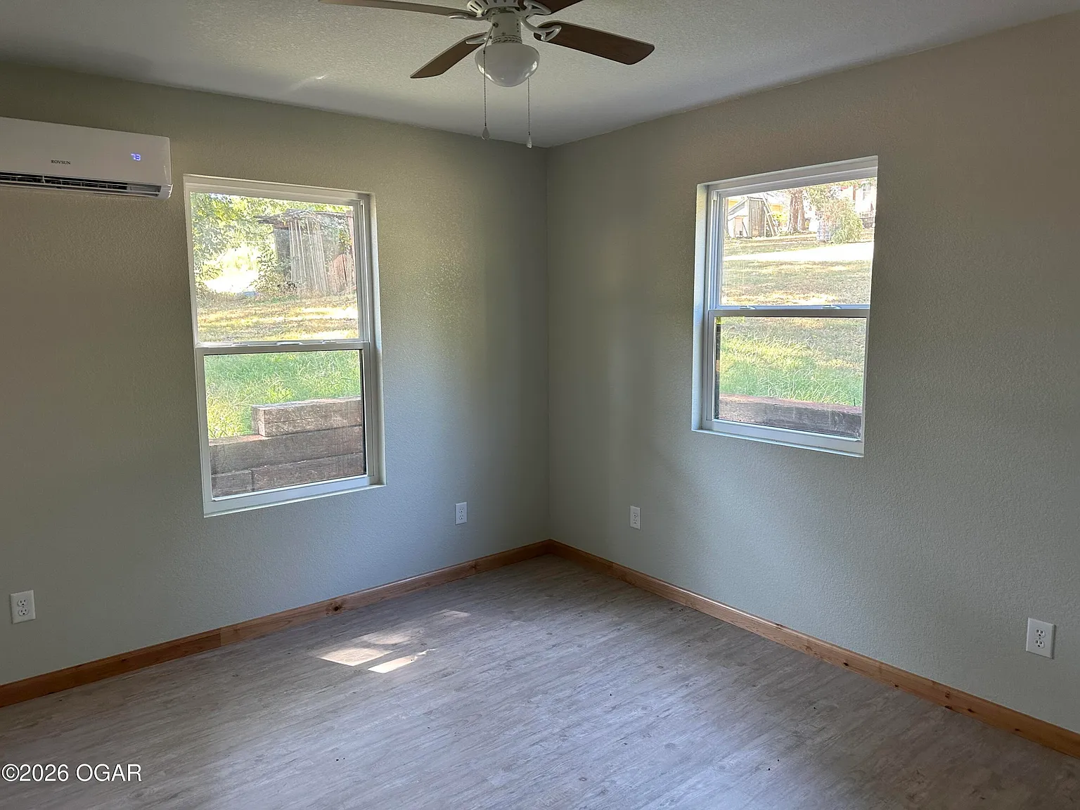 717 Benham Ave — Photo 3