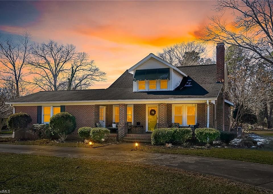 1st image of 712 Springwood Ave