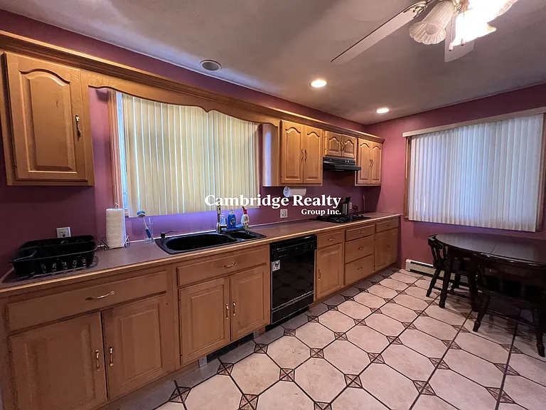 27 Willard St — Photo 7