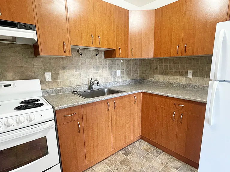 899 Craigflower Rd — Photo 4