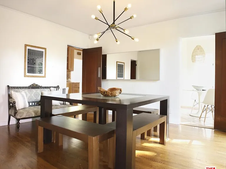 146 N La Peer Dr — Photo 3