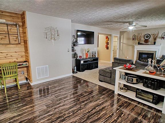 5th image of 1539 N Wood Creek Dr