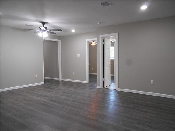 3rd image of 1547 Greenfield Rd