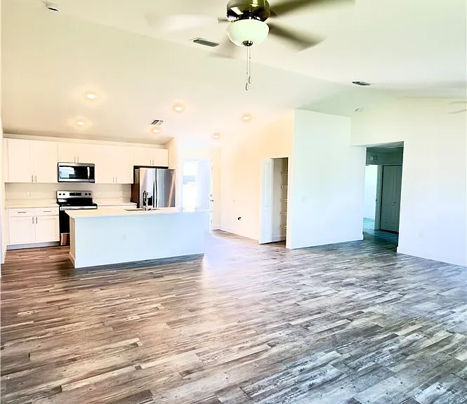 532 NW 18th Ave — Photo 6