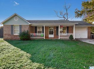 12711 Vanzille Ln, Athens, AL 35611