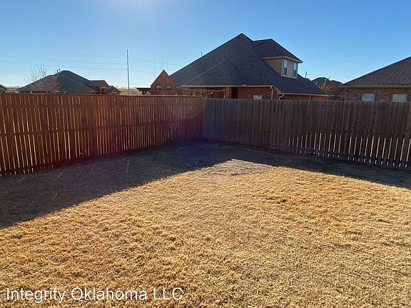 4th image of 4813 Fieldstone Dr