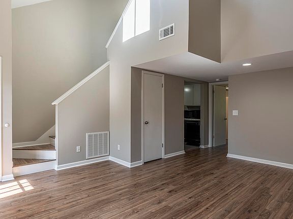 2nd image of 510 E Gillespie St APT B6