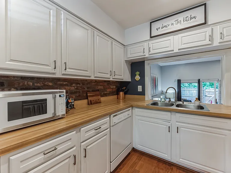 5920 Prince George Dr — Photo 8