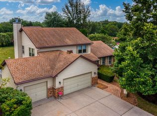 205 White Feather Ln, Gilberts, IL 60136