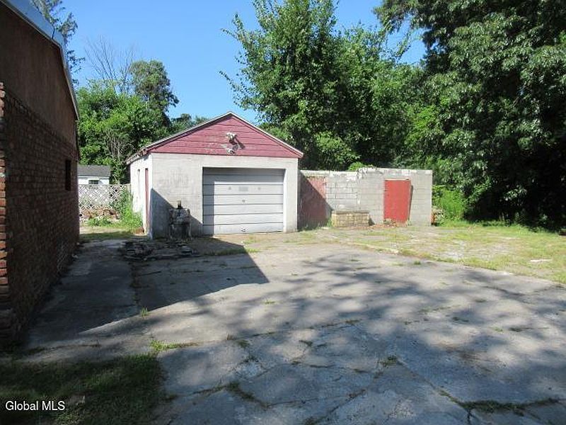 4th image of 3365 Guilderland Avenue