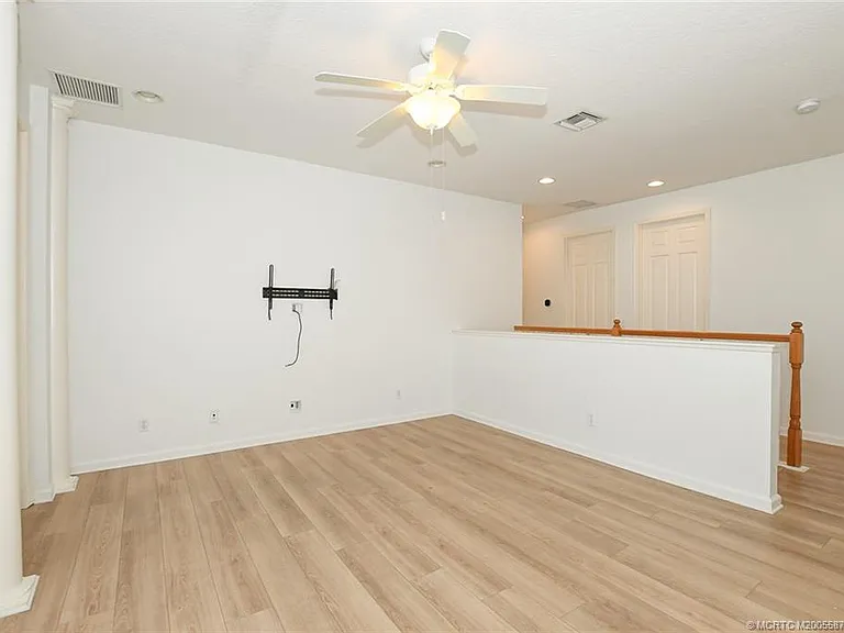 2206 SW Cape Cod Dr — Photo 11