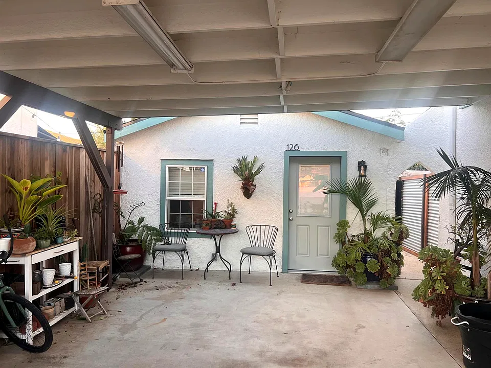 126-126 W Vince St #1